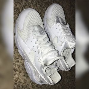 Size mens 9 or women’s 10 Huaraches